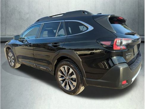 Used 2025 Subaru Outback Limited XT image 3