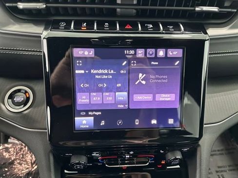 New 2025 Jeep Grand Cherokee Laredo w/ Luxury Tech Group I image 19