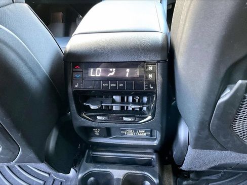 Certified 2023 Jeep Grand Cherokee L Limited AWD/4WD image 17