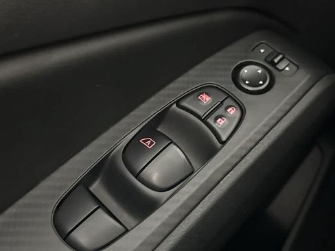 Used 2024 Nissan Altima 2.5 SV FWD image 17