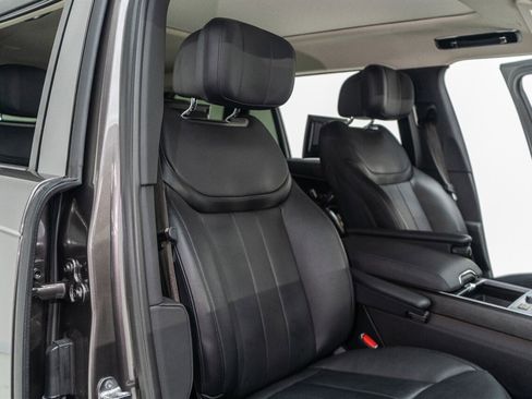 Used 2022 Land Rover Range Rover Long Wheelbase First Edition image 22