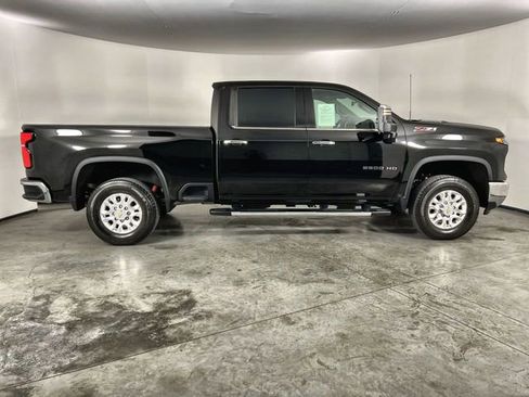 Used 2024 Chevrolet Silverado 2500 LTZ w/ LTZ Plus Package image 9