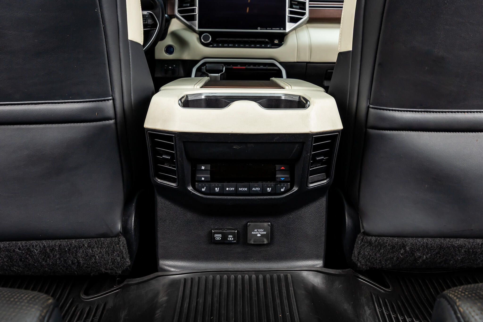 Used 2023 Toyota Sequoia Capstone AWD/4WD image 33