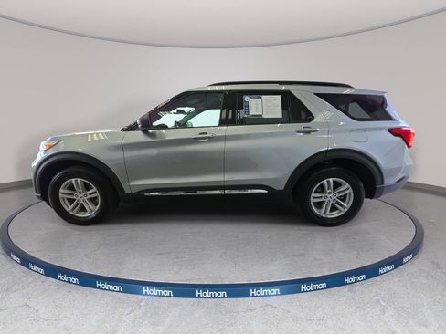 Used 2023 Ford Explorer XLT AWD/4WD image 9