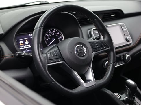 Used 2019 Nissan Kicks SR w/ SR Premium Package FWD image 14