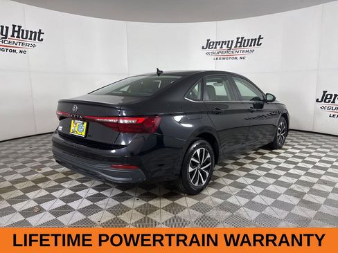 Used 2025 Volkswagen Jetta S image 5