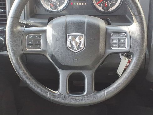 Used 2017 RAM 1500 Express AWD/4WD image 13