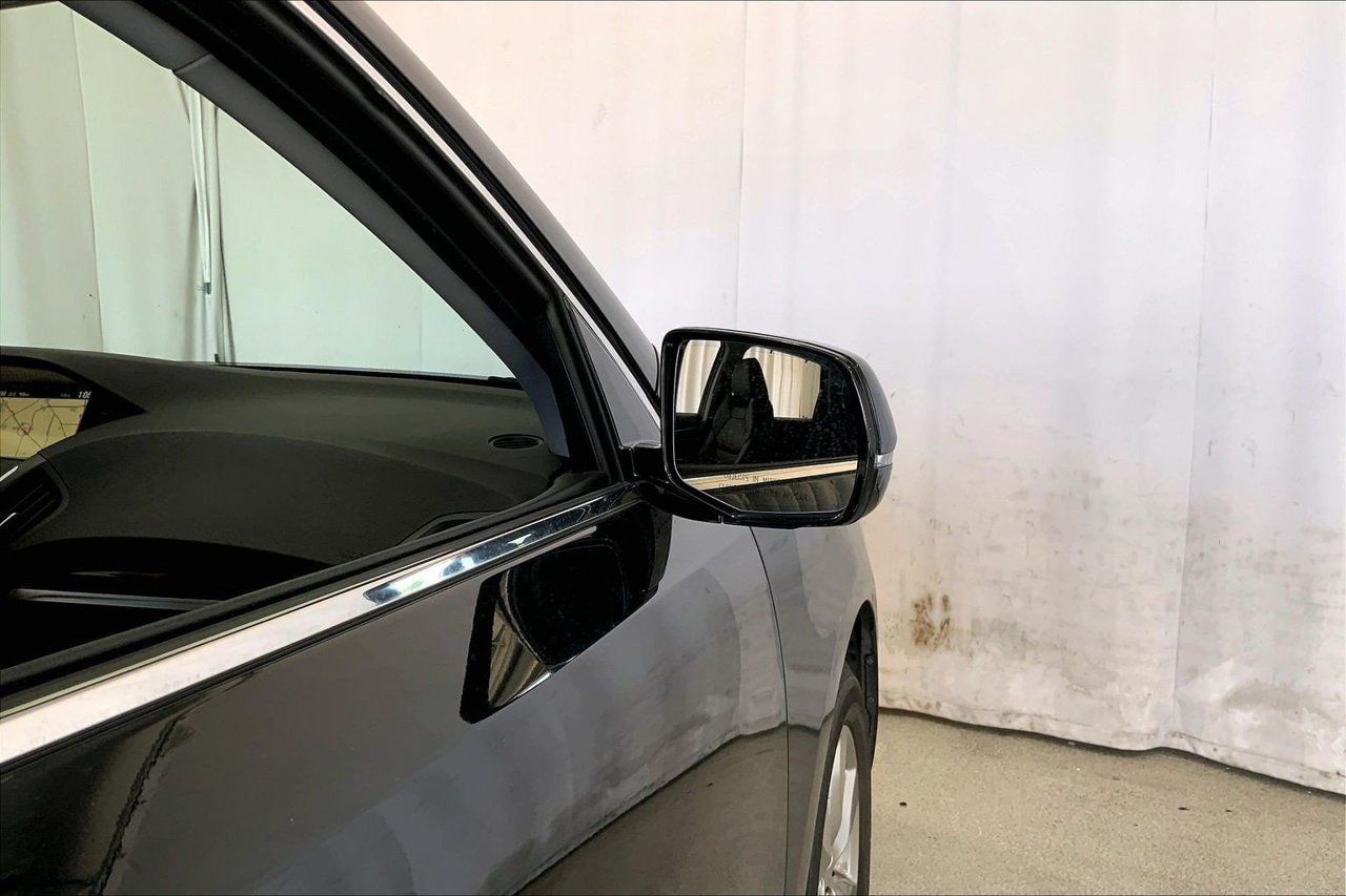 Used 2016 Acura MDX w/ Advance & Entertainment Pkg FWD image 10