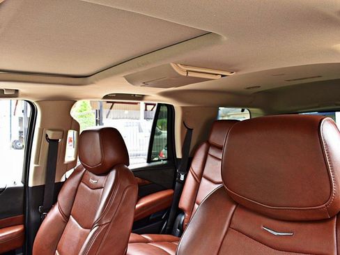 Used 2020 Cadillac Escalade Luxury RWD image 53