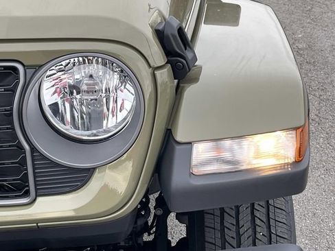 New 2026 Jeep Gladiator Sport image 9