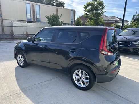 Used 2022 Kia Soul LX w/ Technology Package FWD image 5