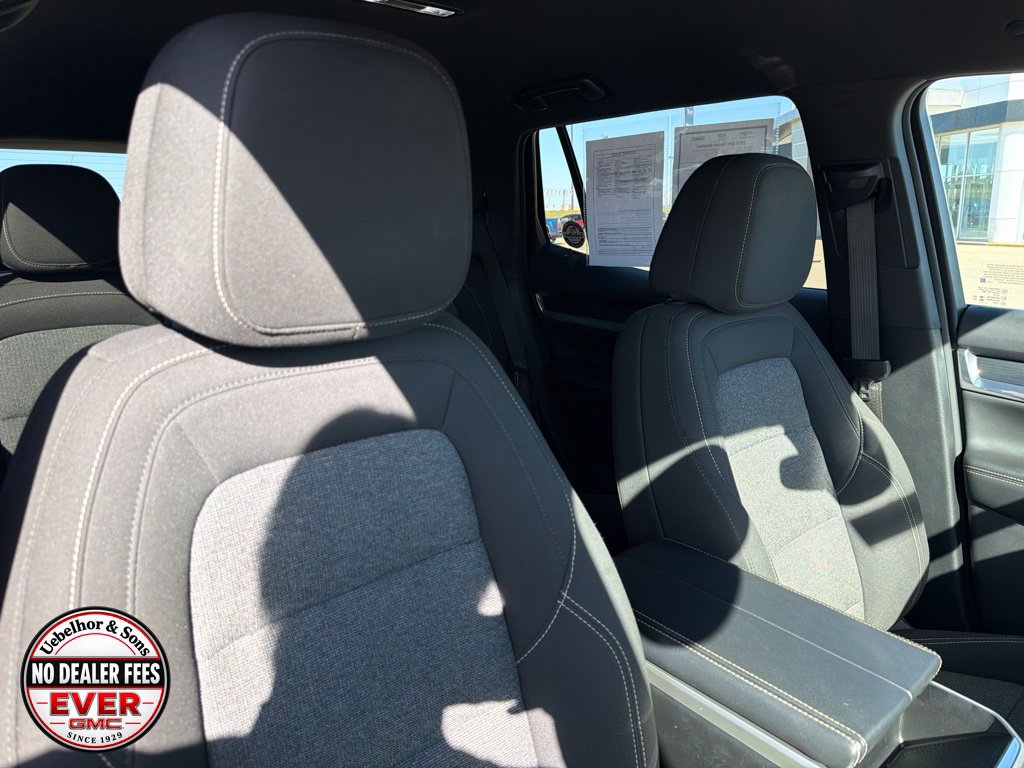 Used 2025 GMC Terrain Elevation AWD/4WD image 4