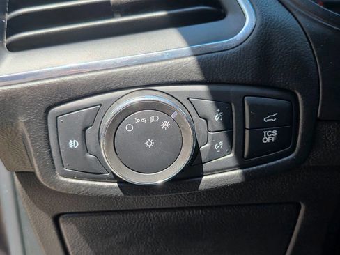 Used 2022 Ford Edge Titanium image 16