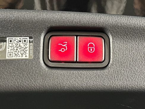 Certified 2026 Mercedes-Benz C 300 4MATIC Sedan image 21