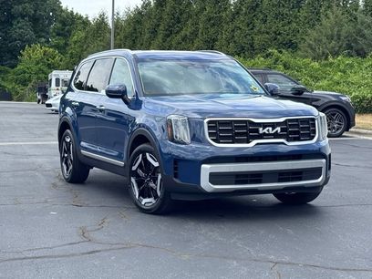 Used 2024 Kia Telluride S w/ S Sunroof Package
