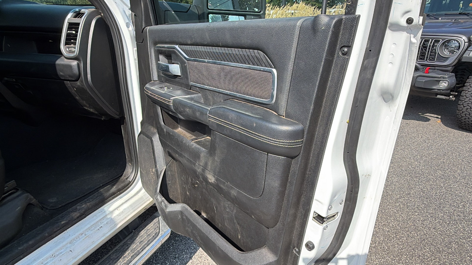 Used 2026 RAM 3500 Big Horn AWD/4WD image 18