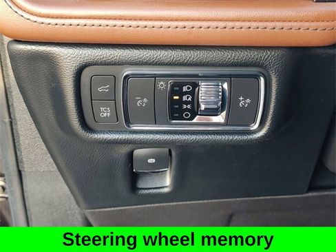 Used 2021 Lincoln Nautilus Reserve image 16