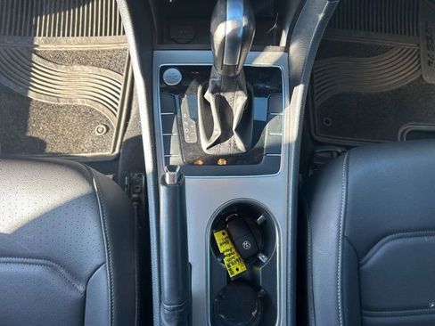 Used 2022 Volkswagen Passat 2.0T SE image 15