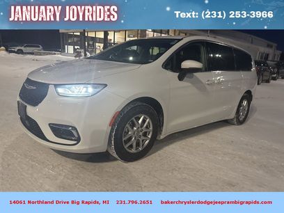 Used 2023 Chrysler Pacifica Touring-L