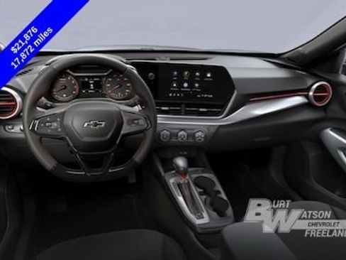 Used 2025 Chevrolet Trax RS w/ Driver Confidence Package image 13