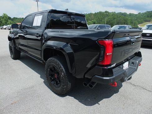 Used 2025 Toyota Tacoma TRD Pro AWD/4WD image 5