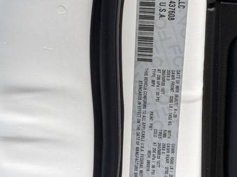 Certified 2020 Jeep Grand Cherokee Overland AWD/4WD image 40