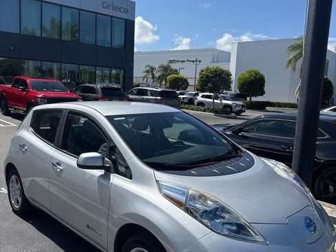 Used 2013 Nissan Leaf SV w/ LED & Quick Charge Pkg FWD image 1
