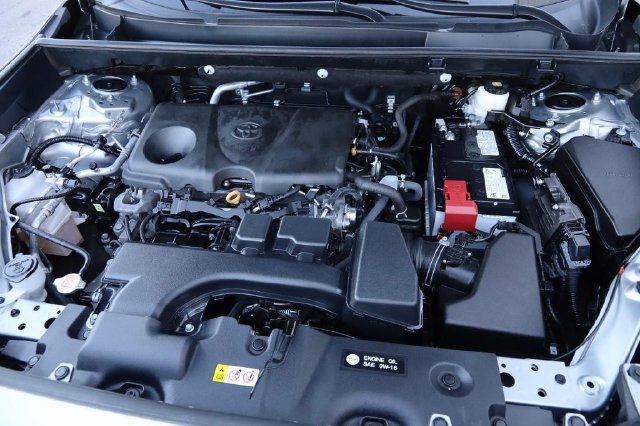 Used 2025 Toyota RAV4 XLE AWD/4WD image 27