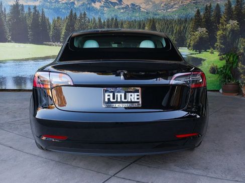 Used 2023 Tesla Model 3 Standard Range image 5