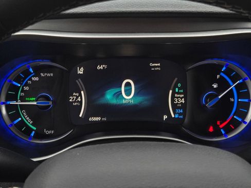 Used 2023 Chrysler Pacifica Touring-L FWD image 23
