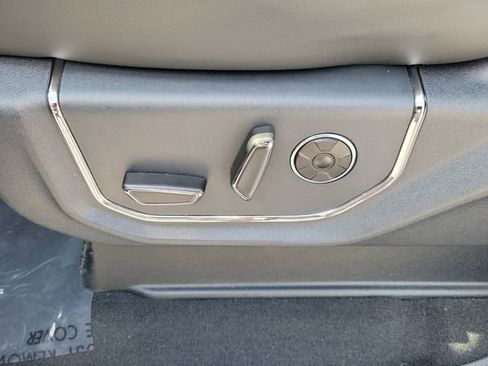 Certified 2024 Ford Expedition Max Platinum RWD image 21