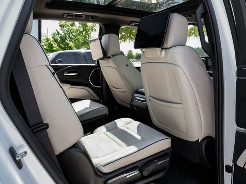 Used 2021 Cadillac Escalade Sport w/ LPO, ONYX Package RWD image 51