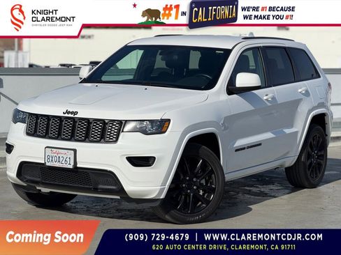 Used 2021 Jeep Grand Cherokee Laredo X image 1
