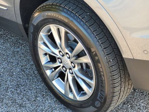 Used 2022 Cadillac XT5 Premium Luxury w/ Technology Package FWD image 5