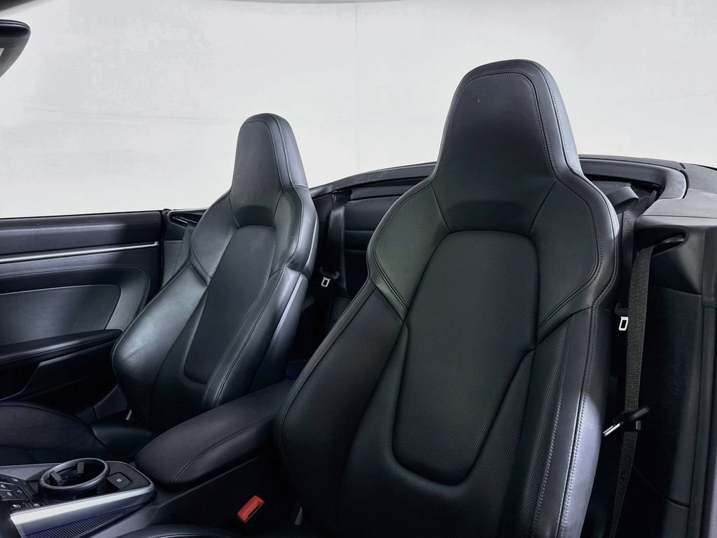 Certified 2022 Porsche 911 Carrera RWD image 5