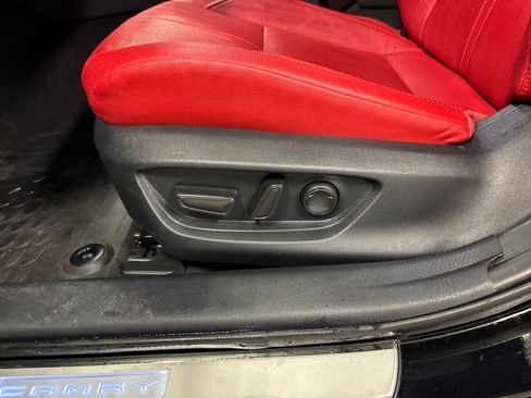 Used 2025 Toyota Camry XSE image 34