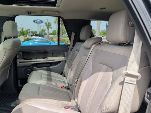 Used 2019 Ford Expedition Limited w/ Equipment Group 301A image 7