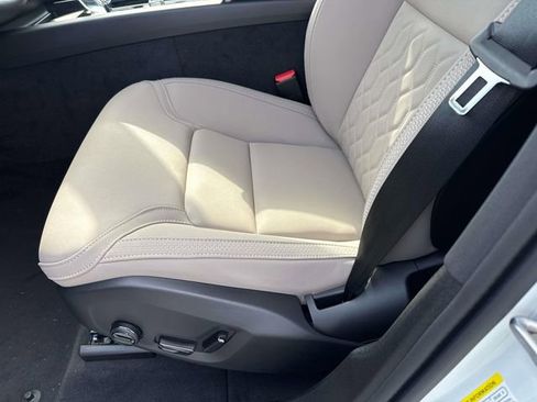 New 2026 Volvo XC60 B5 Plus image 20