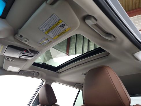 Used 2021 Subaru Outback Touring w/ Popular Package #2 image 17