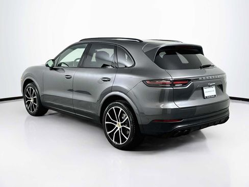 Certified 2023 Porsche Cayenne AWD/4WD image 3