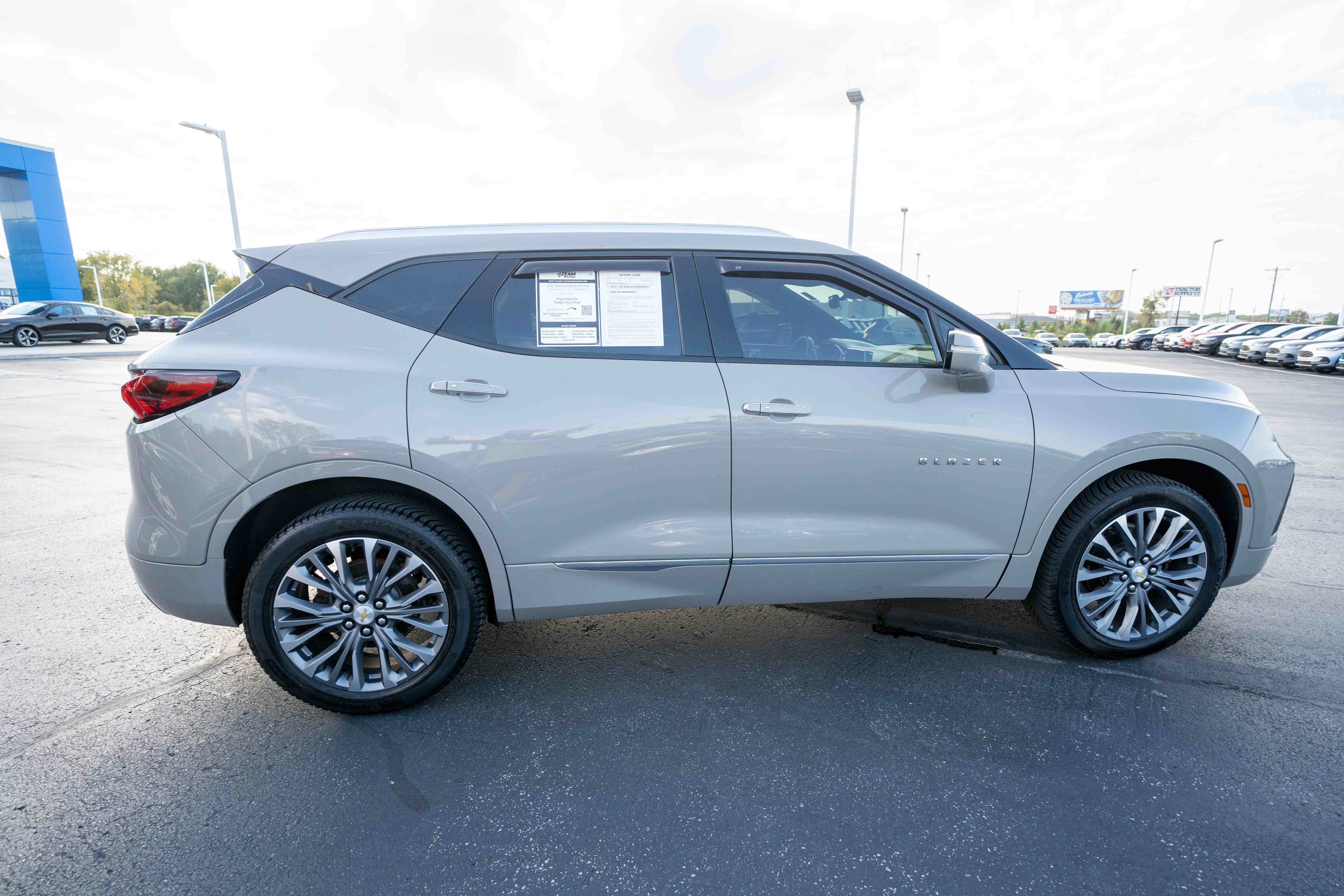 Used 2021 Chevrolet Blazer Premier w/ Driver Confidence II Package FWD image 6