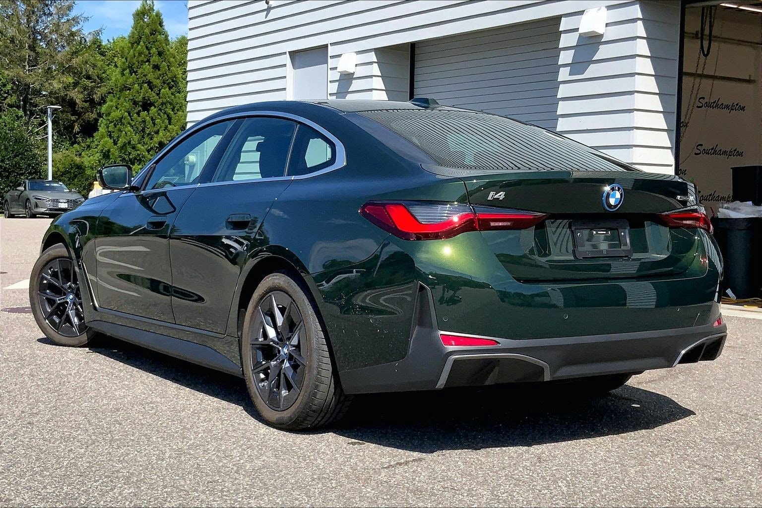 Used 2023 BMW i4 eDrive35 w/ Premium Package RWD image 2