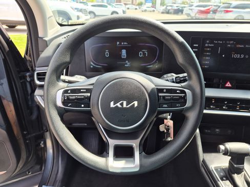 Used 2025 Kia Sportage LX AWD/4WD image 18