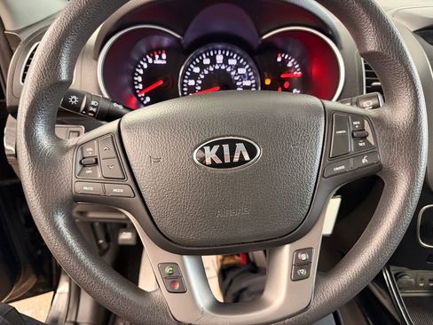 Used 2014 Kia Sorento LX image 17