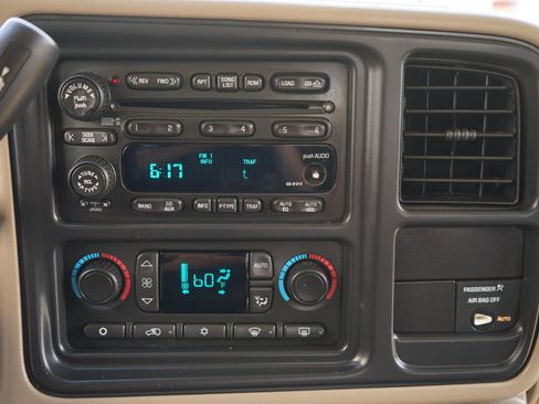 Used 2003 GMC Sierra 1500 SLT w/ SLT Preferred Equipment Group AWD/4WD image 18