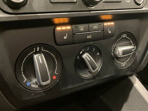 Used 2015 Volkswagen Jetta SE image 25