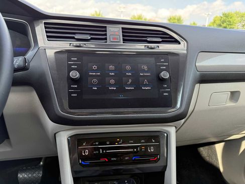 Certified 2023 Volkswagen Tiguan SE AWD/4WD image 24