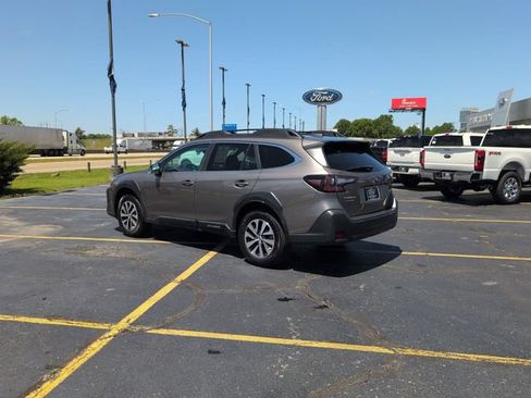 Used 2024 Subaru Outback Premium AWD/4WD image 5
