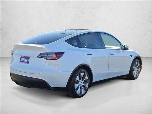 Used 2020 Tesla Model Y Long Range image 5