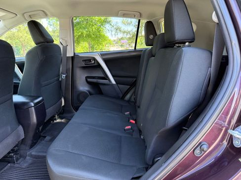 Used 2018 Toyota RAV4 LE w/ All Weather Liner Package FWD image 37